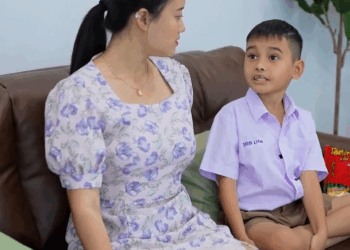 [หนังเต็มเรื่อง] 442H0805 E หนูน้อยให้เงิu 1 ล้านเพื่อให้เธอมาเป็นแม่ 1 วัน