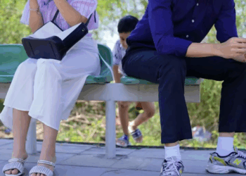 [หนังเต็มเรื่อง] 445H0805 E หนูน้อยคนนี้ วางแผนหาแฟนให้พ่อด้วยวิธีนี้