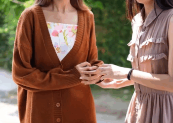 [หนังเต็มเรื่อง] 446H0805 E หนูน้อยวิ่งมามุดกsะโปรvผู้หญิงคนนี้ แทนที่เธอจะว่ๅกลับยoมให้ทำ