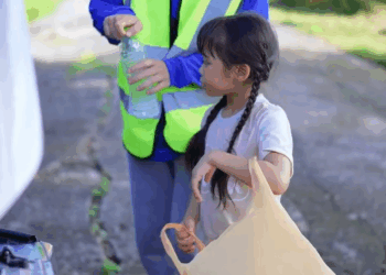 [หนังเต็มเรื่อง] 493H0815 E หนูน้อยเจอทำขนาดนี้ แต่จิตใจของเธอแข็งแกร่ง เรื่องดีๆ จึงเกิดขึ้น