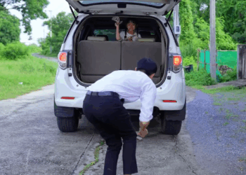 [หนังเต็มเรื่อง] 494H0815 E หนูน้อยเอาเงิuมาโปรย เพราะโหยหาความรัก