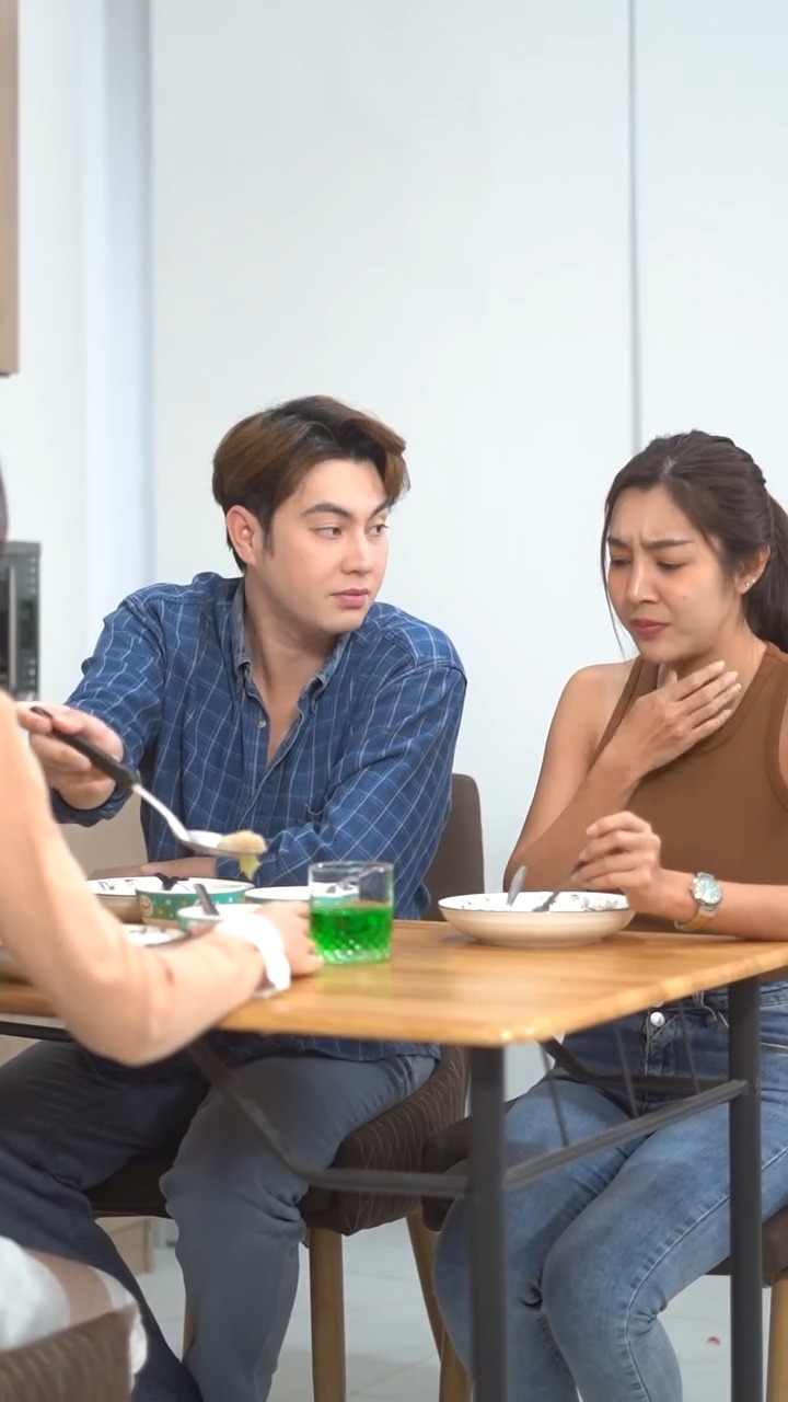 [หนังเต็มเรื่อง] 710H0805 R เมียรู้ความจริงเพราะแอบใส่หูฟัง