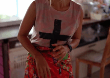 [หนังเต็มเรื่อง] 435H0815 E ป้าเสิร์ฟอาหารผิดที่ เพราะระแวงข้อความในจาน แล้