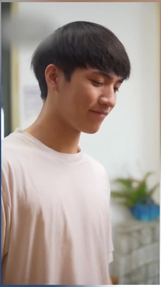 [หนังเต็มเรื่อง] 518H0825 S เพื่อนอวดเก่ง อวดดี อวดจน แบบนี้สมควรโดน