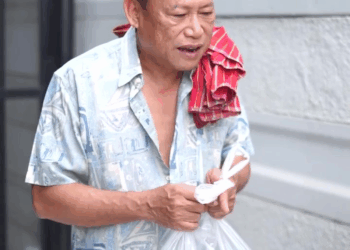 [หนังเต็มเรื่อง] 515H0815 T แอบมาคุยกับคนเก็บขยะอีกแล้วเหรอ