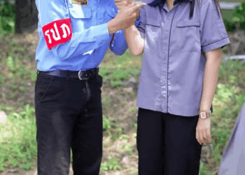 [หนังเต็มเรื่อง] 729H0815 E เธอเป็นใครทำไมปลอมเป็นสาวโรงงาน แถมท่านประธานยังยก