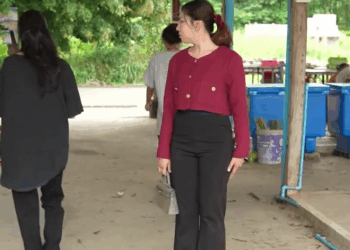 [หนังเต็มเรื่อง] 468H0805 L คิดว่าตัวเองสูงส่ง แต่ลืมว่าเหนือฟ้ายังมีฟ้า