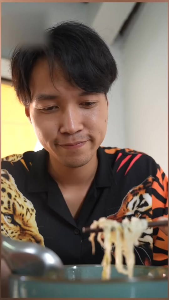 [หนังเต็มเรื่อง] 534H0825 S คนแบบนี้ก็มีเหรอมีกินส้มต่ำอยู่ดีๆขโมยสูตรทางร้านซะงั้น