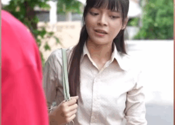 [หนังเต็มเรื่อง] 539H0825 S คนหล่อแอบเอาเงิน 1 ล้านมาให้พ่อ เพราะกลัวเมียจับได้