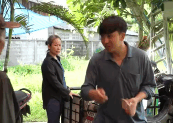 [หนังเต็มเรื่อง] 726H0825 V ตั้งแต่ได้เงินไปซื้อรถใหม่เคยกลับมาหาพ่อแม่บ้างไหม