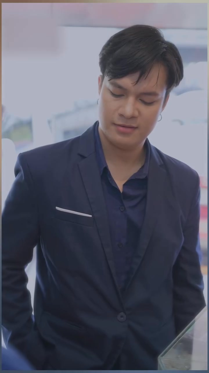 [หนังเต็มเรื่อง] 778H0805 S บ้านนอกเลี้ยงไก่ดำมาซื้อทอง 1 ร้อยบๅท