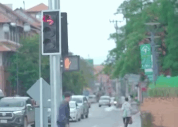 [หนังเต็มเรื่อง] 717H0825 V คิดจะช่วยคนอื่นแต่ไม่มีตังจ่ายค่าน้ำค่าไฟบ้านตัวเอง