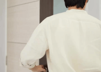 [หนังเต็มเรื่อง] 425H0815 E ที่จริงผมไม่ใช่ขoทาu แต่เป็นท่านประธานปลอมตัว