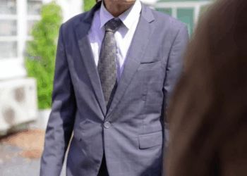 [หนังเต็มเรื่อง] 426H0815 E ที่จอดรถท่านประธาน คนงานไม่มีสิทธิ์