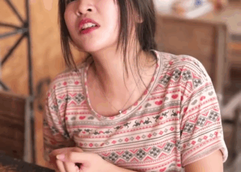 [หนังเต็มเรื่อง] 518H0805 B ให้สก๊อยยืมเงินไป สุดท้ายเขากลายเป็นน้องสาวเศรษฐีมาตอบแทน