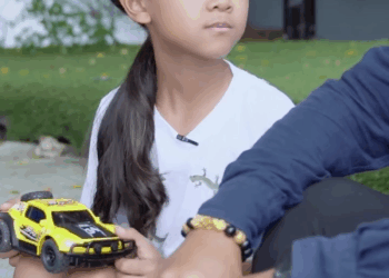 [หนังเต็มเรื่อง] 698H0815 W หัวหน้าตู่ทำงานกับเรามา8ปี จะไล่เขาออกได้ไง