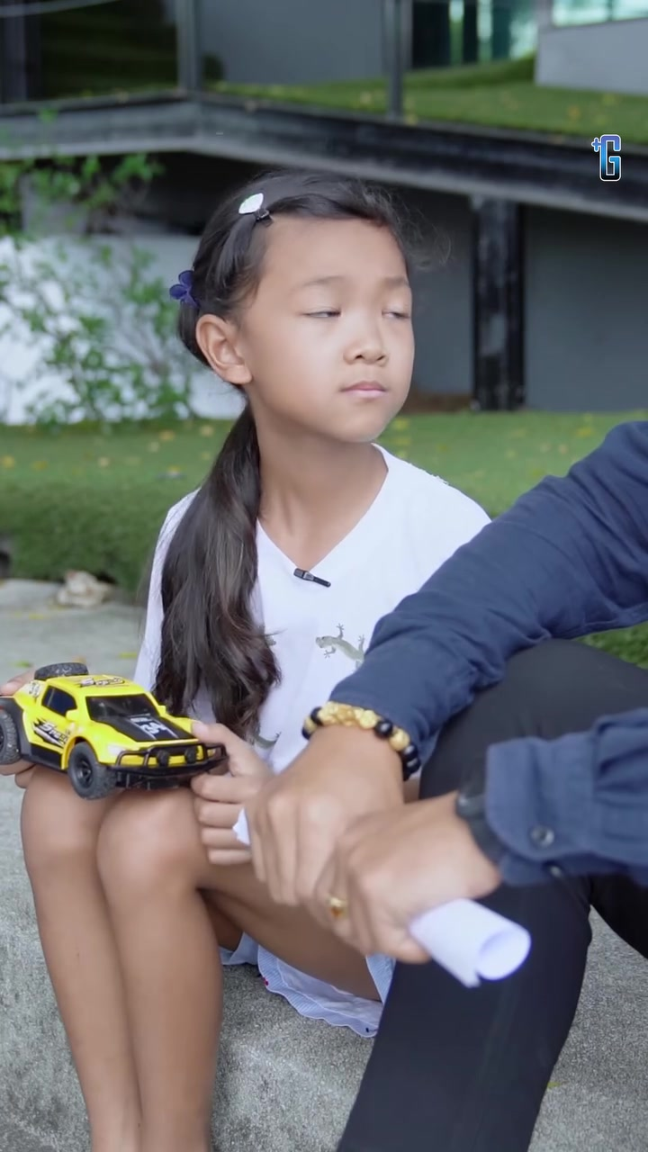 [หนังเต็มเรื่อง] 698H0815 W หัวหน้าตู่ทำงานกับเรามา8ปี จะไล่เขาออกได้ไง