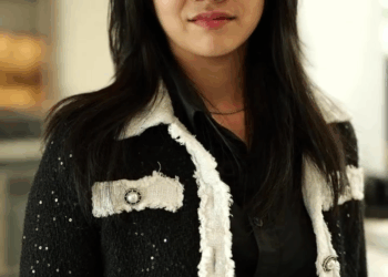 [หนังเต็มเรื่อง] 523H0805 B คนก่อสร้างที่เธอดูถูก ดันเป็นน้องสาวท่านประธาน