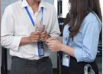 [หนังเต็มเรื่อง] 565H0825 S พนักงานระดาบล่าง ทำไมต้องให้โบนัสด้วย