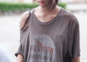 [หนังเต็มเรื่อง] 527H0805 B จ่ายค่าก๋วยเตี๋ยวให้ขอทาน ขอทานกลับมาตอบแทน