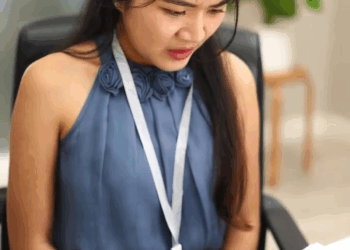 [หนังเต็มเรื่อง] 531H0805 B ที่โหล่ของห้องในวันนั้น กลายเป็นประธานบริษัทของฉันในวันนี้