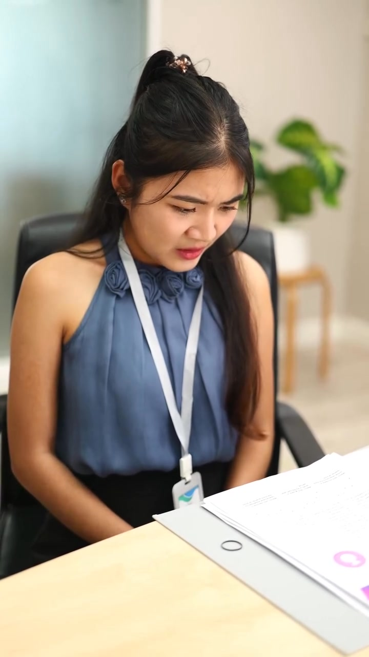 [หนังเต็มเรื่อง] 531H0805 B ที่โหล่ของห้องในวันนั้น กลายเป็นประธานบริษัทของฉันในวันนี้