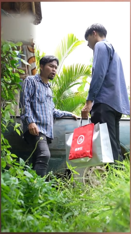 [หนังเต็มเรื่อง] 572H0825 S พี่น้องอะไรแย่งบ่อปลาที่พ่อทิ้งไว้ให้