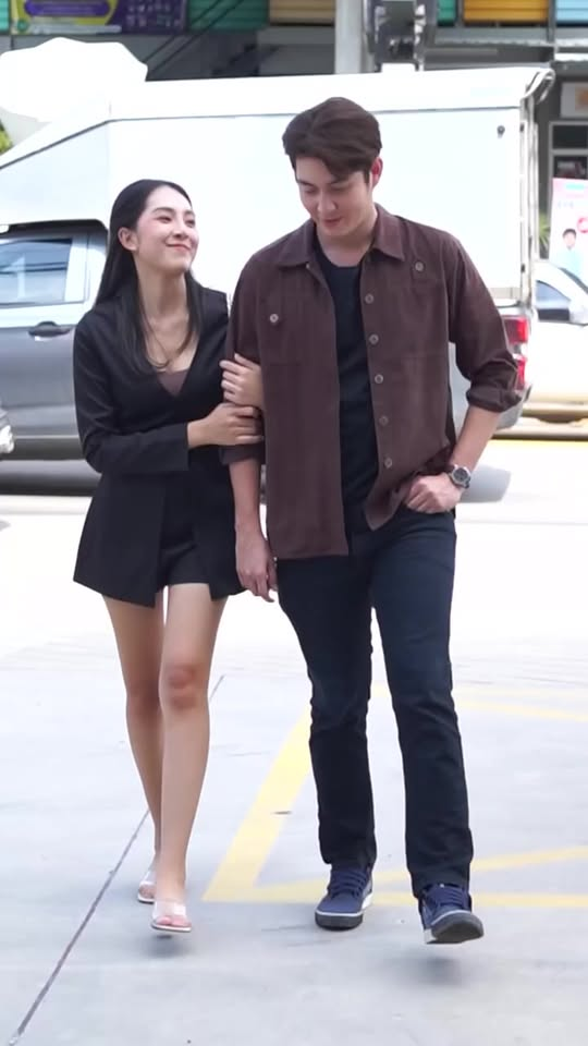 [หนังเต็มเรื่อง] 462H0825 R บอกมา ว่าจะเลือกใคร