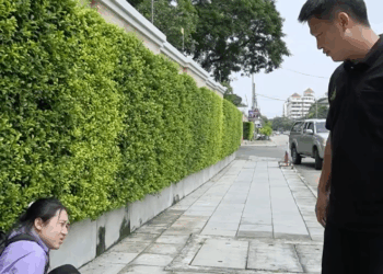 [หนังเต็มเรื่อง] 661H0815 W ไม่ได้เลื่อนขั้นเป็นหัวหน้า เพราะมัวแต่ไปช่วยเหลือคนอื่น หนังสั้น เรื่องนี้ต้องดู หนังสั้นสะท้อนส