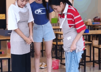 [หนังเต็มเรื่อง] 541H0805 B รองเท้าคู่นี้หนูเก็บเงินค่าขนมมาซื้อให้พี่เอง