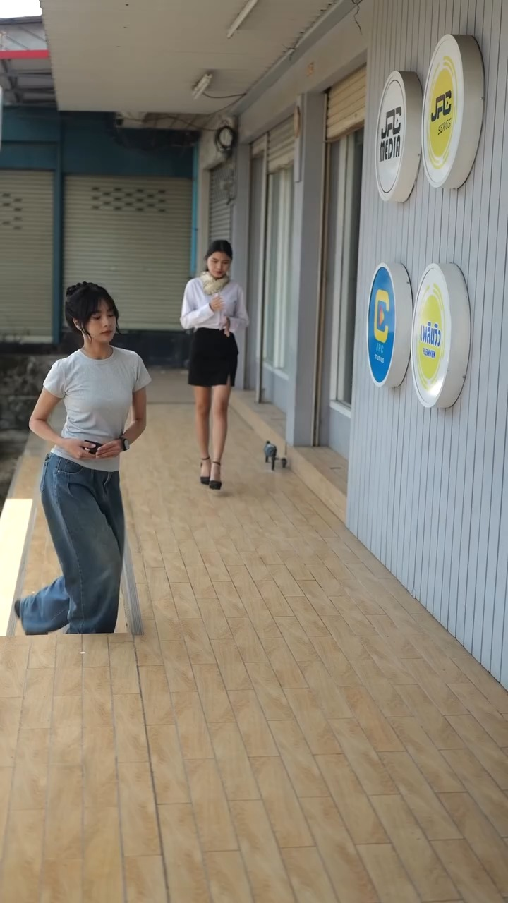 [หนังเต็มเรื่อง] 548H0805 B หลอกขายของให้ลูกค้า โดยไม่รู้ว่าเธอคือเจ้าของร้าน