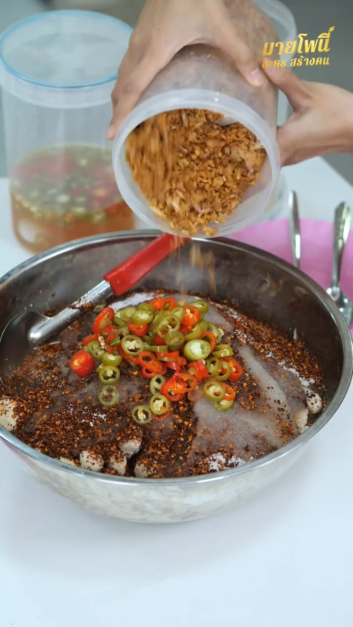 [หนังเต็มเรื่อง] 551H0805 F 79 บุฟเฟต์เอาให้คุ้ม ลูกชิ้นต้องหมดร้าน พริกต้องหมดร้าน