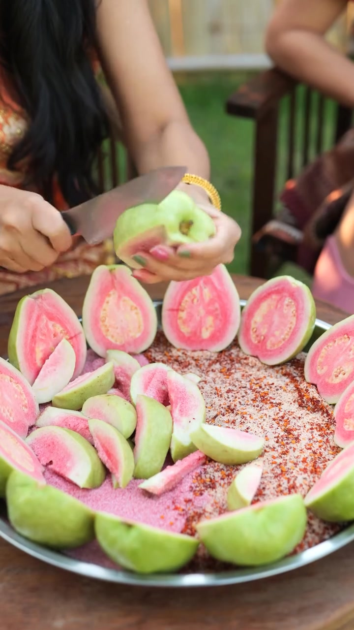 [หนังเต็มเรื่อง] 585H0805 F ฝรั่งกระทงสีชมพู จิ้มพริกเกลือรสเด็ด