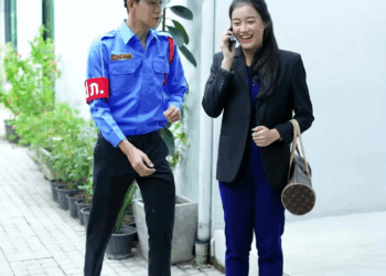 [หนังเต็มเรื่อง] 459H0815 E รปภปๅโทรศัพท์ท่านประธาน แต่กลับอ้างว่าหวังดี