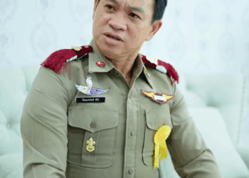 [หนังเต็มเรื่อง] 430H0815 E นายพลคัดสาวรับใช้ด้วยขนาดใจของพวกเธอ ใคร