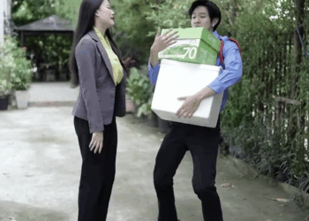 [หนังเต็มเรื่อง] 415H0805 E รปภกินข้าวอยู่ดีๆ ผู้จัดการทำแบบนี้ ยังบอกว่าหวังดีอีกหรอ