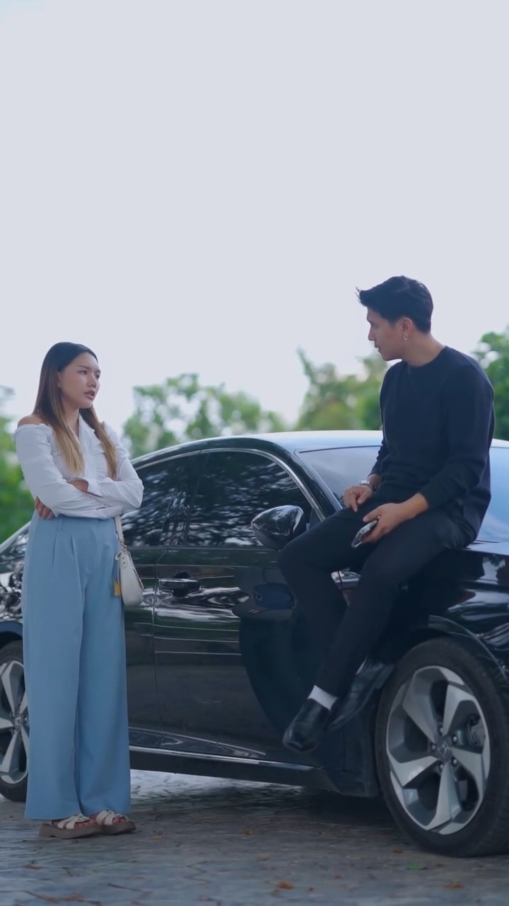 [หนังเต็มเรื่อง] 782H0825 AA นั่งรถคนอื่นไม่พอ ยังมาดูถูกอีก