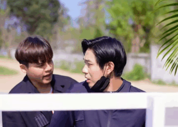 [หนังเต็มเรื่อง] 431H0805 E สังเกตดีๆ ผู้หญิงคนนี้ล้วงอะไรในกระโปรง