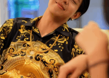 [หนังเต็มเรื่อง] 433H0805 E สามีเป็นเศรษฐีร้อยล้าu ทําไมเธอยังทํางานเป็นเIม่เล้ๅแบบนี้